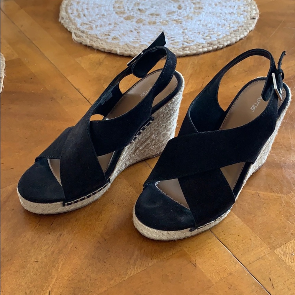 Apt. 9 sandals size 6.5